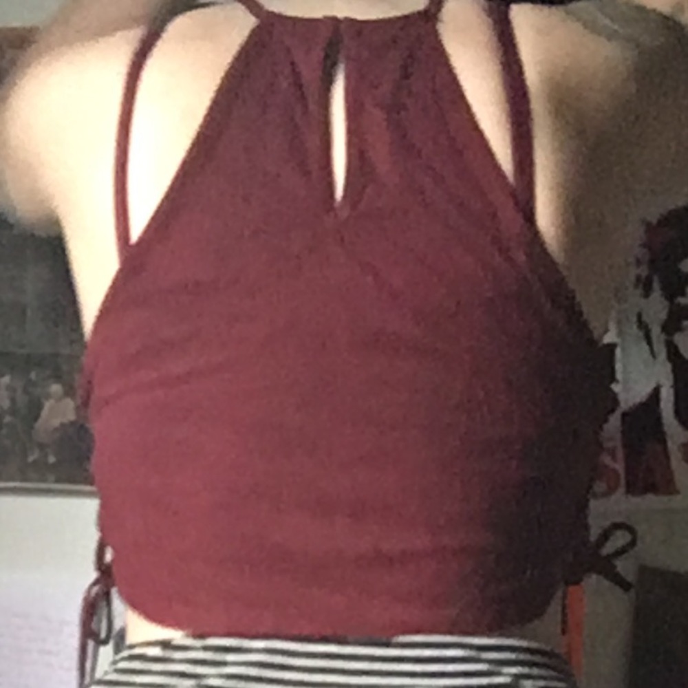 Crop top - Picture 2 of 4